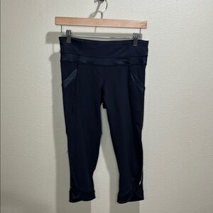 Lululemon size 6 cropped leggings